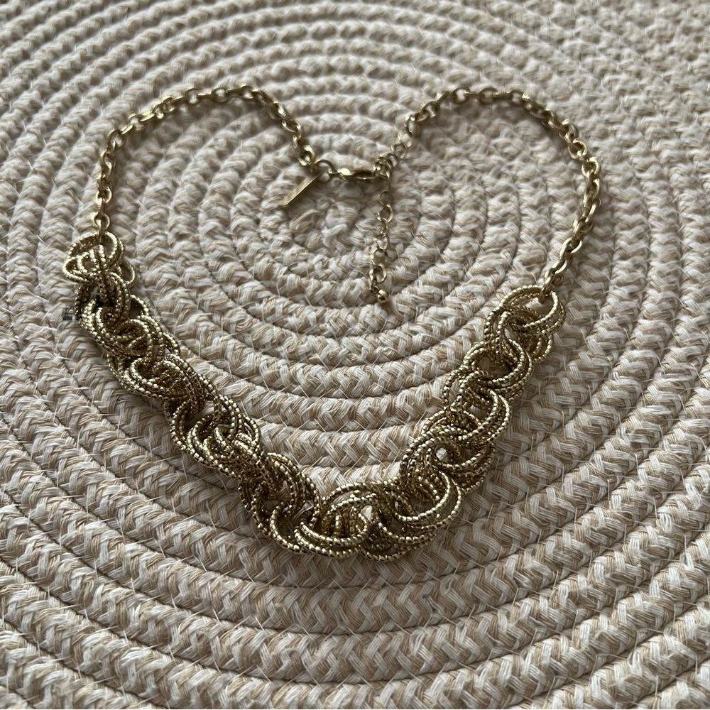 Vintage gold loop chain necklace